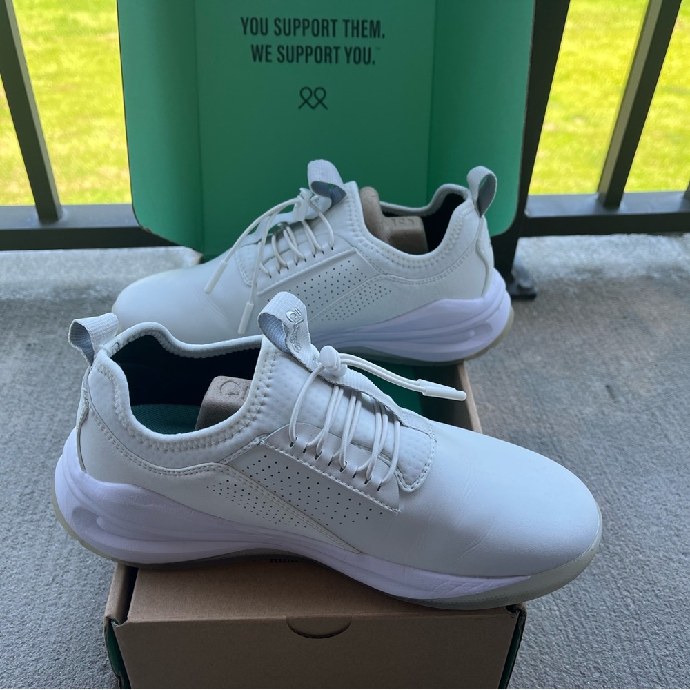 Clove Nursing Shoes